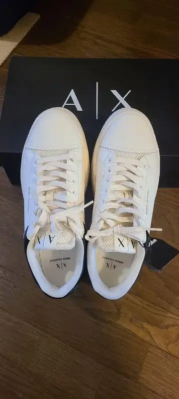 Armani Exchange A|X 스니커즈 화이트