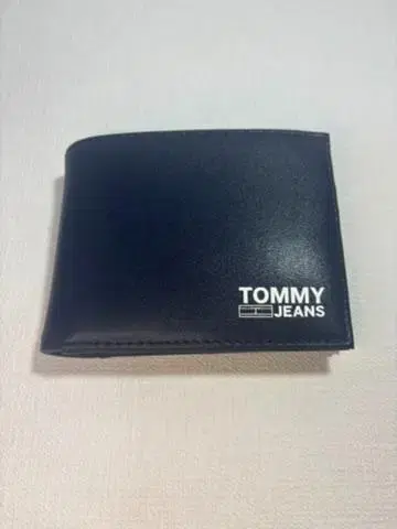 TOMMY JEANS 블랙 반지갑