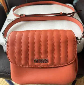 GUESS 숄더백