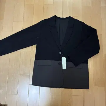 테일러드 자켓 블랙과 차콜 콤비네이션