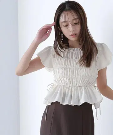 레이스업 셔링 블라우스