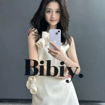 Bibiy. 비비 STEPHANIE TOP