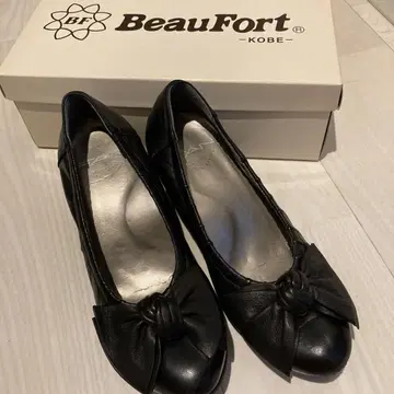BeauFort 블랙 리본 포함 미들힐 신발
