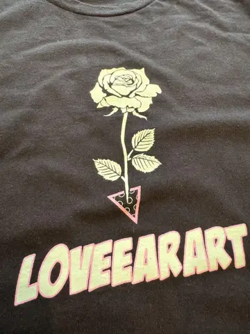 LOVE EAR ART JOINTS 2023 한정판 T셔츠 러브이아아트