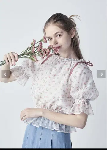 fint 핀트 미니 꽃무늬 셔링 블라우스 택 포함 새상품급