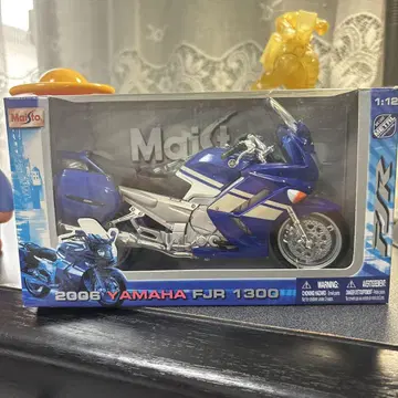 2006 Yamaha FJR 1300 1:12 스케일 모델