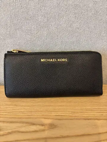 [미사용 새상품] MICHAEL KORS 블랙 장지갑