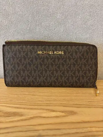 [미사용 새상품] MICHAEL KORS 장지갑 브라운
