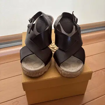 웨지 샌들 브라운 8cm 힐
