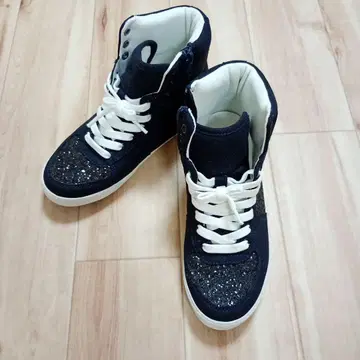 네이비 글리터 하이컷 스니커즈 사이즈 22.5cm