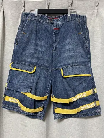 마리떼 프랑소와 저버 하프 팬츠 아오바 군 착용