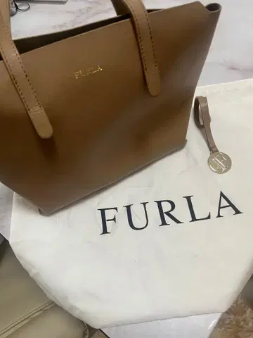 FURLA 브라운 토트백 샐리