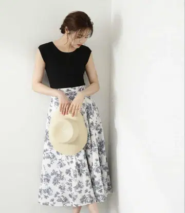 오늘 한정 가격 PROPORTION 니트 도킹 라인 플라워 원피스