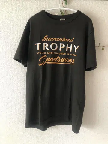 트로피 클로징 T셔츠 미사용 새상품
