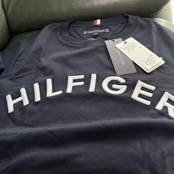 TOMMY HILFIGER 네이비 T셔츠 M