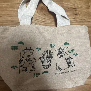 스즈키 토시오와 지브리 토트백 센과 치히로의 신들