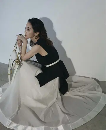 AUBREY andrea&co. 헴 디자인 상의, 튤 스커트