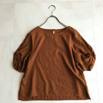 Droite lautreamont 린넨 레이온 턱 슬리브 블라우스