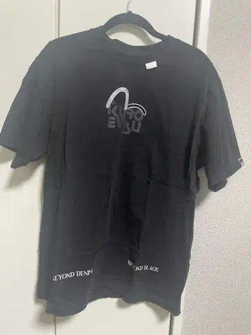 KURO EVISU 블랙 티셔츠 BEYOND BLACK