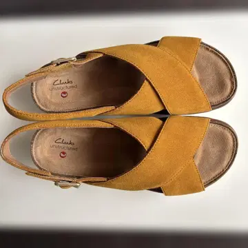 Clarks unstructured 머스타드 컴포트 샌들 UK6