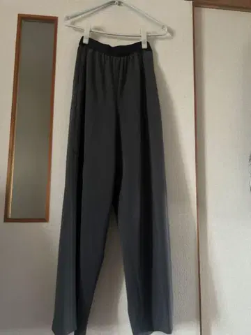 히가시하라 아키 FORME 와이드 팬츠 차콜 그레이