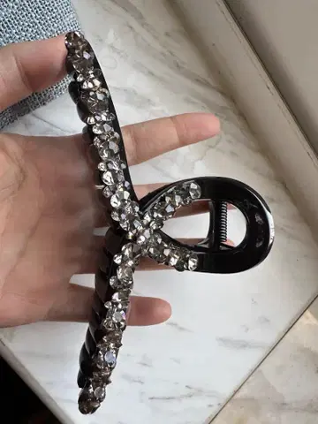 리본형 크리스탈 헤어 클립