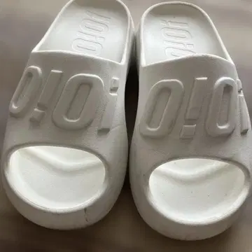 oioi 화이트 로고 스포츠 샌들