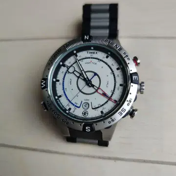 TIMEX HIGH TIDE 손목시계 100기압 방수