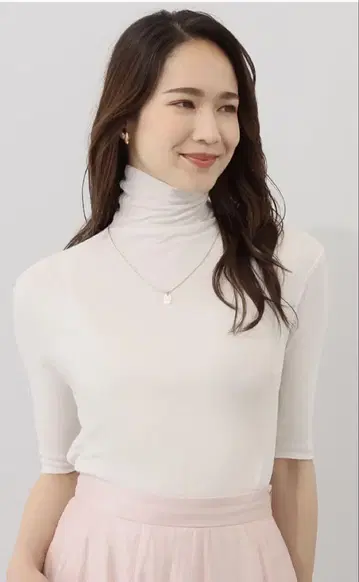 천사의 면 쉬폰 에그 화이트 하이넥 5부 소매 M