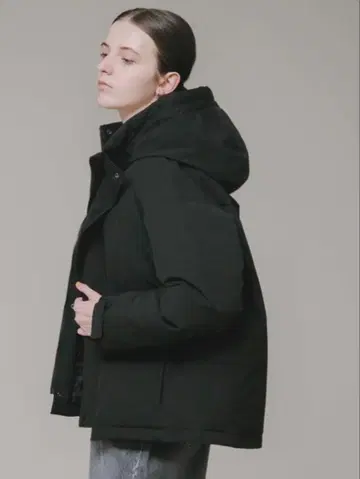 어반 리서치 써니 라벨 후디 다운 자켓 블랙