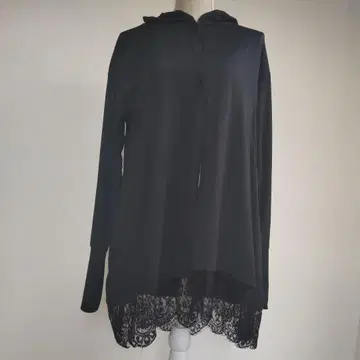 후드 부착 블랙 후드티 레이스 밑단 UV 가공