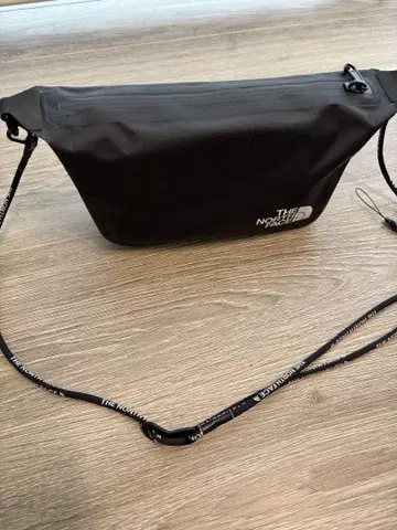 THE NORTH FACE 슈퍼 라이트 워터프루프 파우치 & 런야드