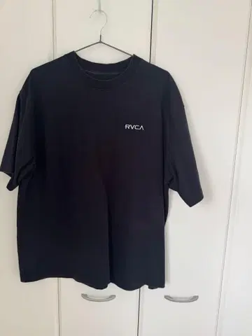 RVCA 블랙 티셔츠 MIMIM