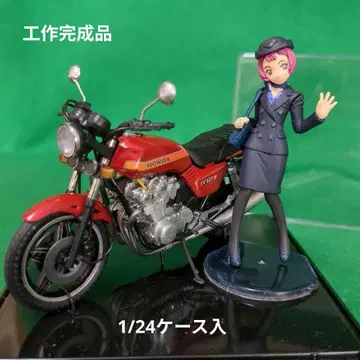 혼다 CB750 1/12 스케일 모델 피규어 포함