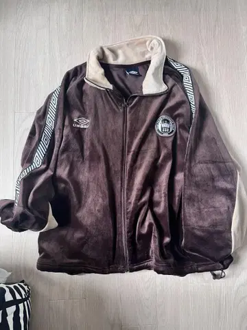 Umbro 플리스 점퍼 브라운
