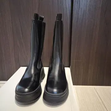 미사용 새상품 Calvin Klein 블랙 사이드 고어 부츠 통굽