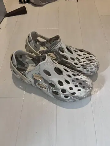 MERRELL 메쉬 구멍 클로그 샌들