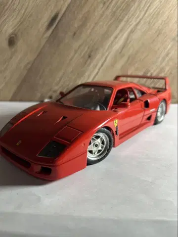Ferrari F40 1/18 스케일 모델 빨간색