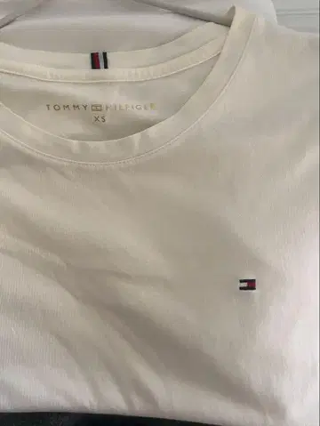 Tommy hilfiger 화이트 반팔 티셔츠 xs