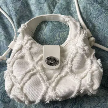 프린지 디자인 화이트 숄더백