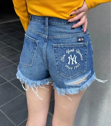 New York Yankees 자수 데님 숏팬츠