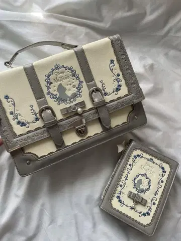 [ 할인 중 ] Disney x axes femme 아리엘 사첼백
