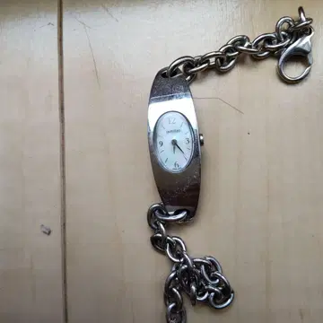 UNTITLED 실버 아날로그 손목시계