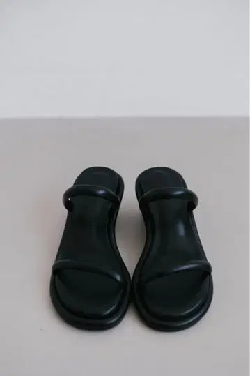 cavezarosso 더블 스트랩 힐 샌들 블랙