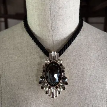 명작 Swarovski 목걸이 초커 키타가와 케이코 착용 모델