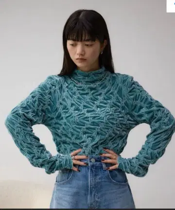 AZUL by MOUSSY 벨로아 디자인 컷 상의 블루