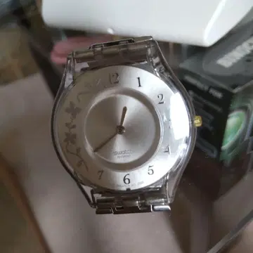 Swatch 아날로그 손목시계 실버 꽃무늬