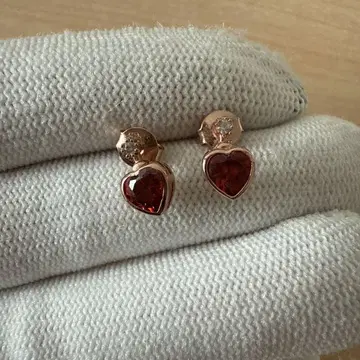 Agatha (아가타) 하트 모티브 귀걸이