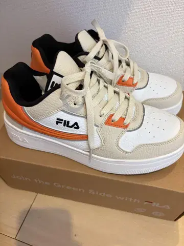 FILA 화이트/오렌지 스니커즈