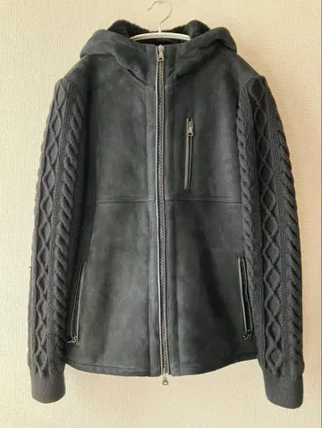 엠메티 EMMETI 무스탕 다운 자켓 블랙 이소재